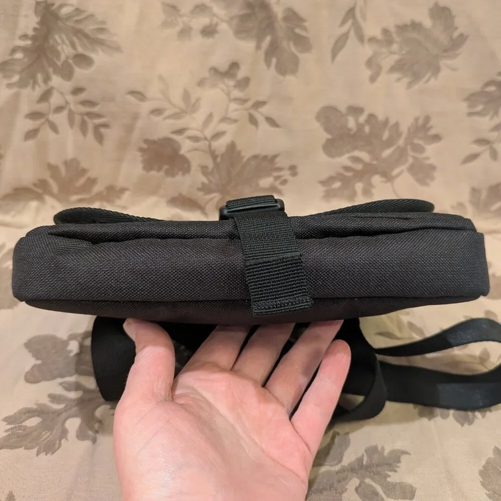 Eddie Bauer Crossbody Connect Tech Travel Day Bag, Gently Used! EUC